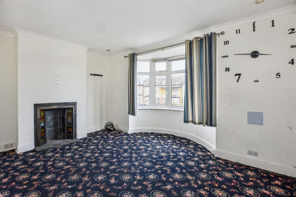 Property photo 2 of 9 79 Grangehill Road, Eltham, London, Se9 1Sf