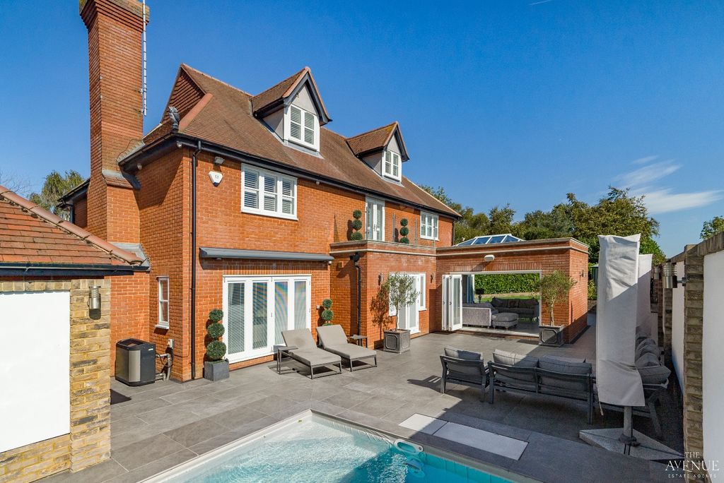 Property photo 1 of 35 4378301