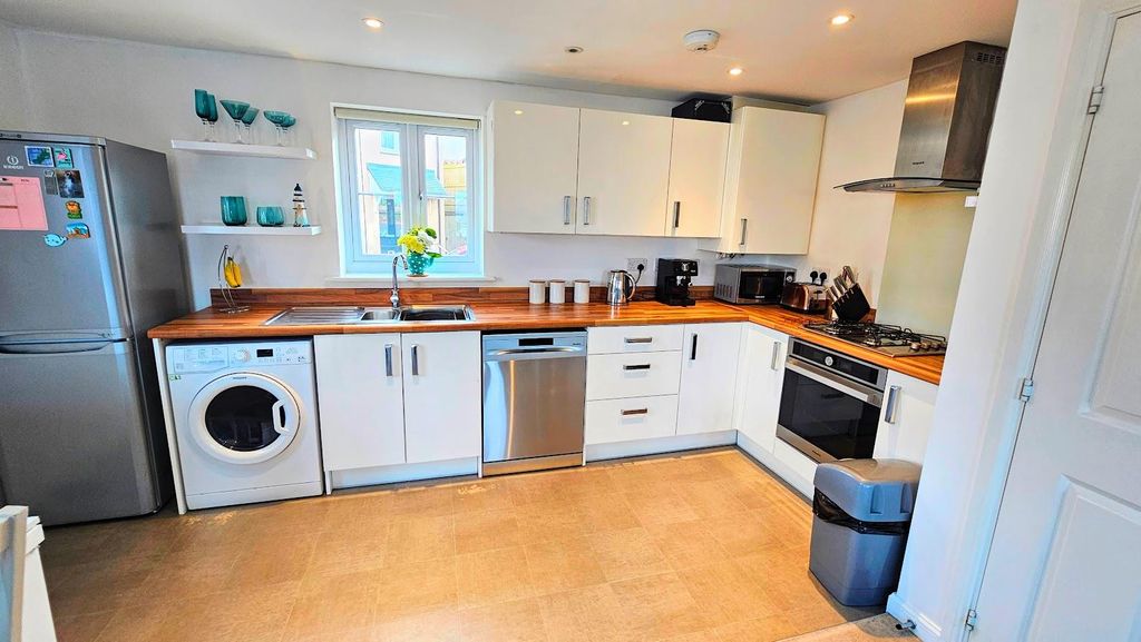 Property photo 3 of 11 Open Plan Lounge Kitchen / Diner