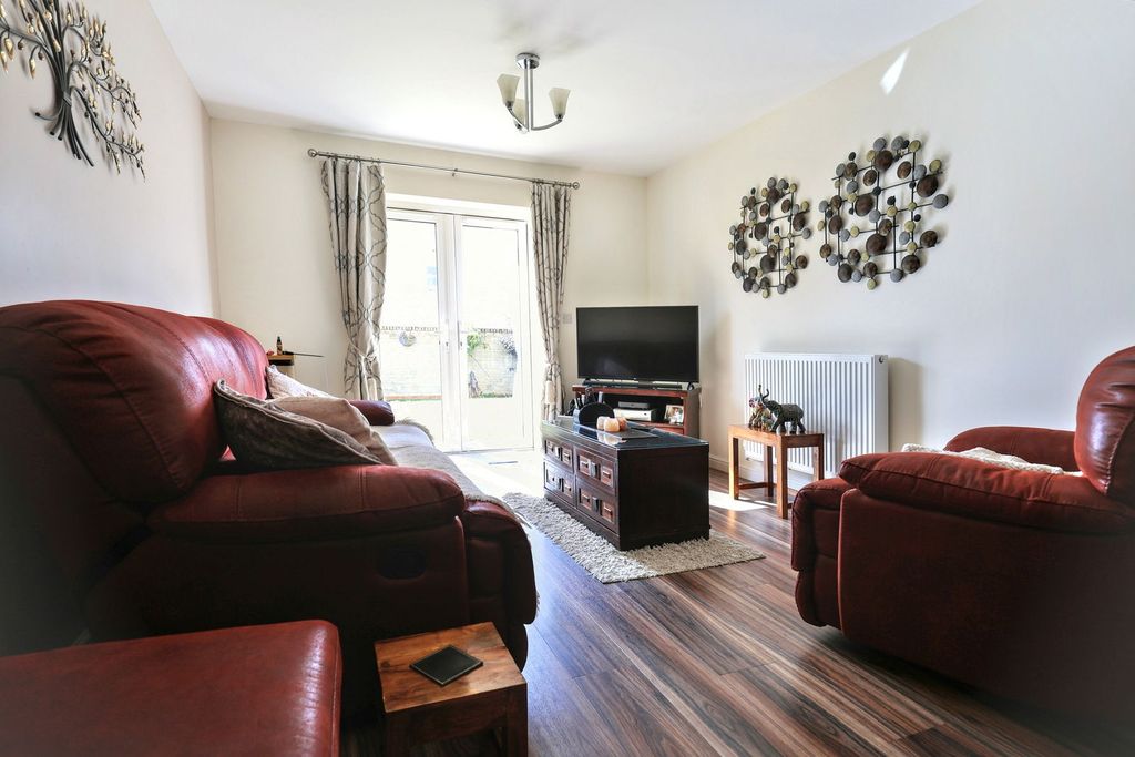 Property photo 3 of 19