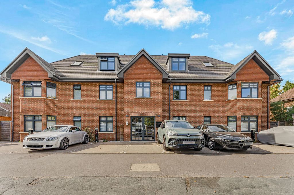 Property photo 1 of 18 Front
