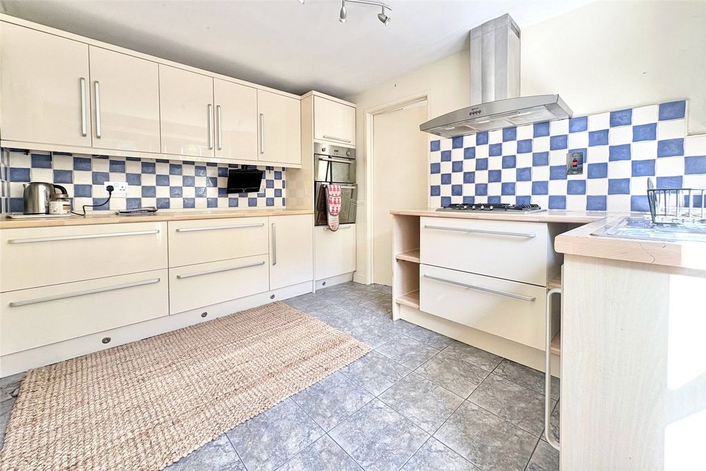 Property photo 2 of 18 Picture No. 10