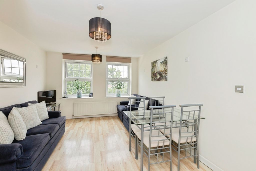 Property photo 3 of 20 Pbox-Img.Jpg