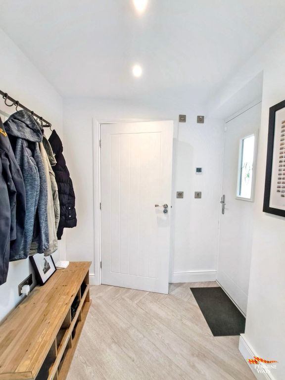 Property photo 2 of 40
