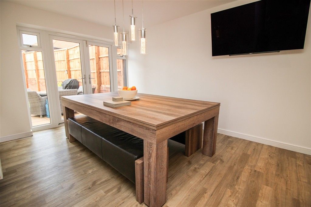 Property photo 3 of 22 Kitchen/Breakfast Room