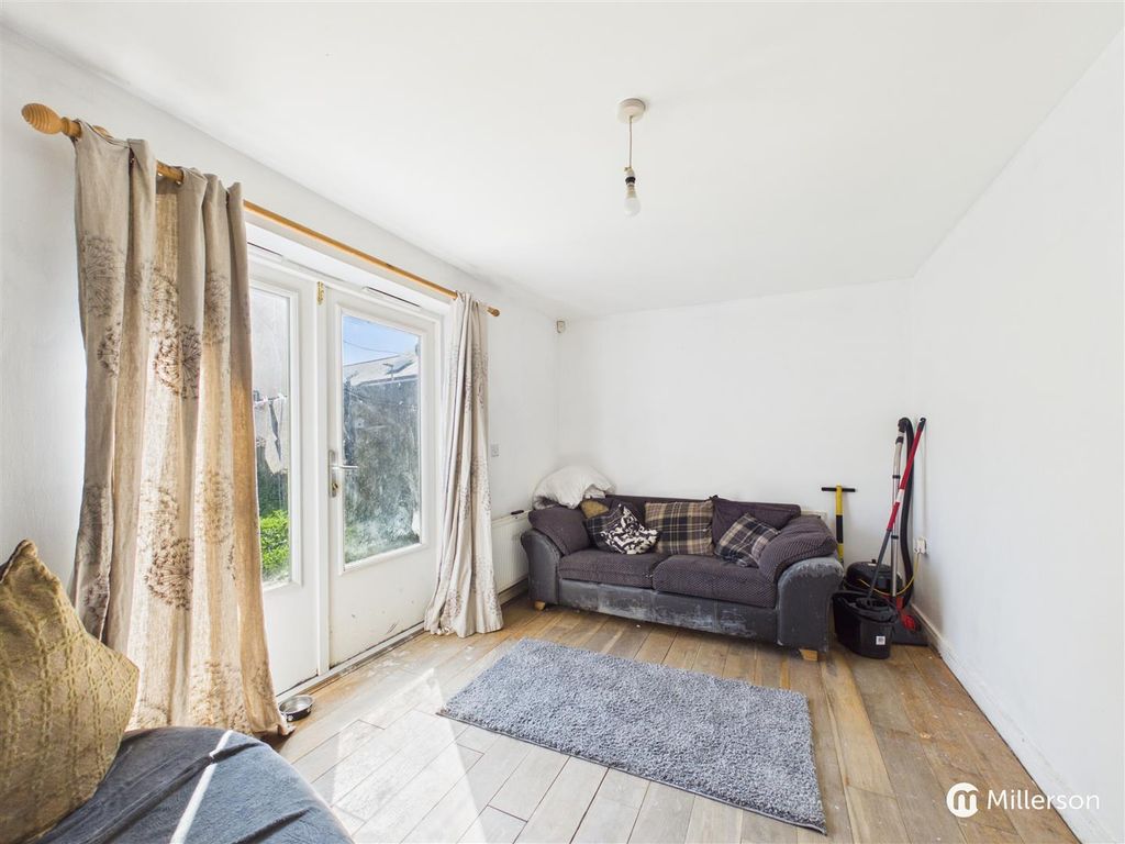 Property photo 2 of 15 Cam05092G0-Pr0193-Still013.Jpg