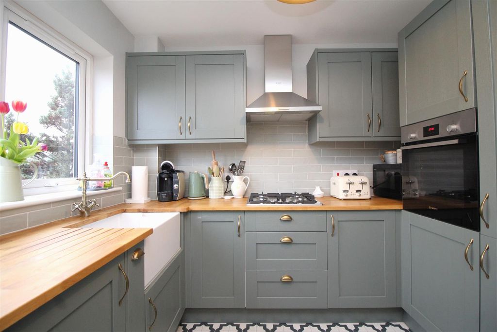 Property photo 2 of 14 Kitchen 1.Jpg