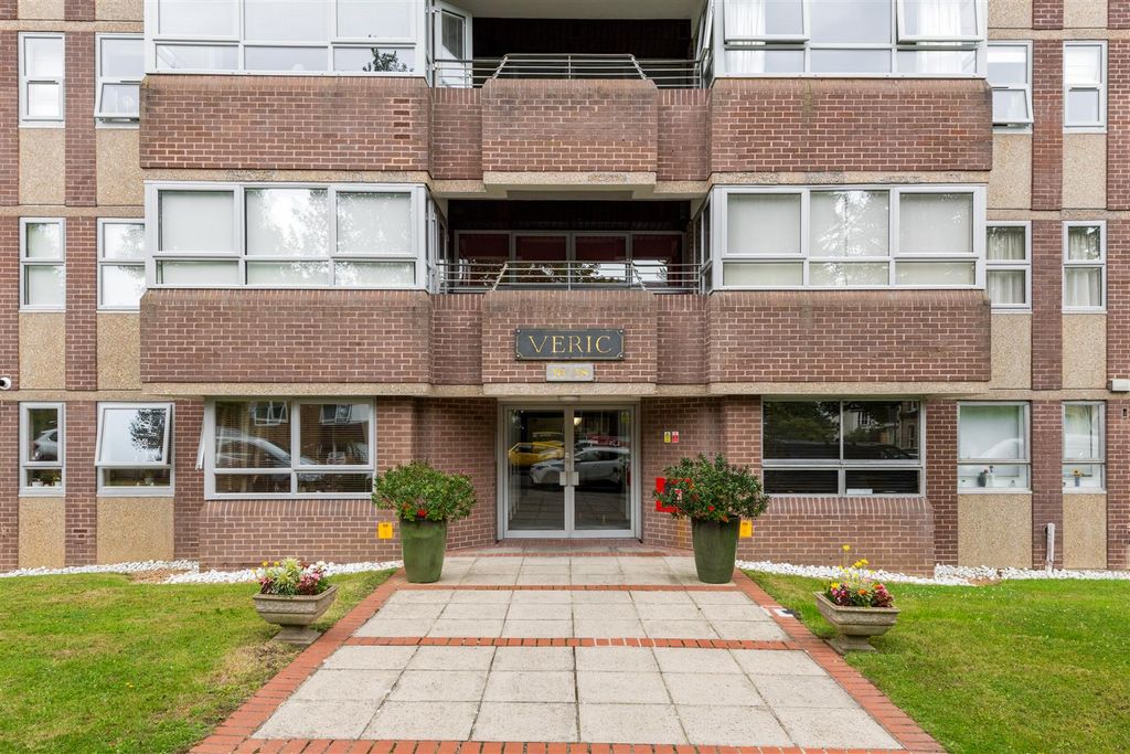 Property photo 1 of 30 Flat 25 Veric-29.Jpg