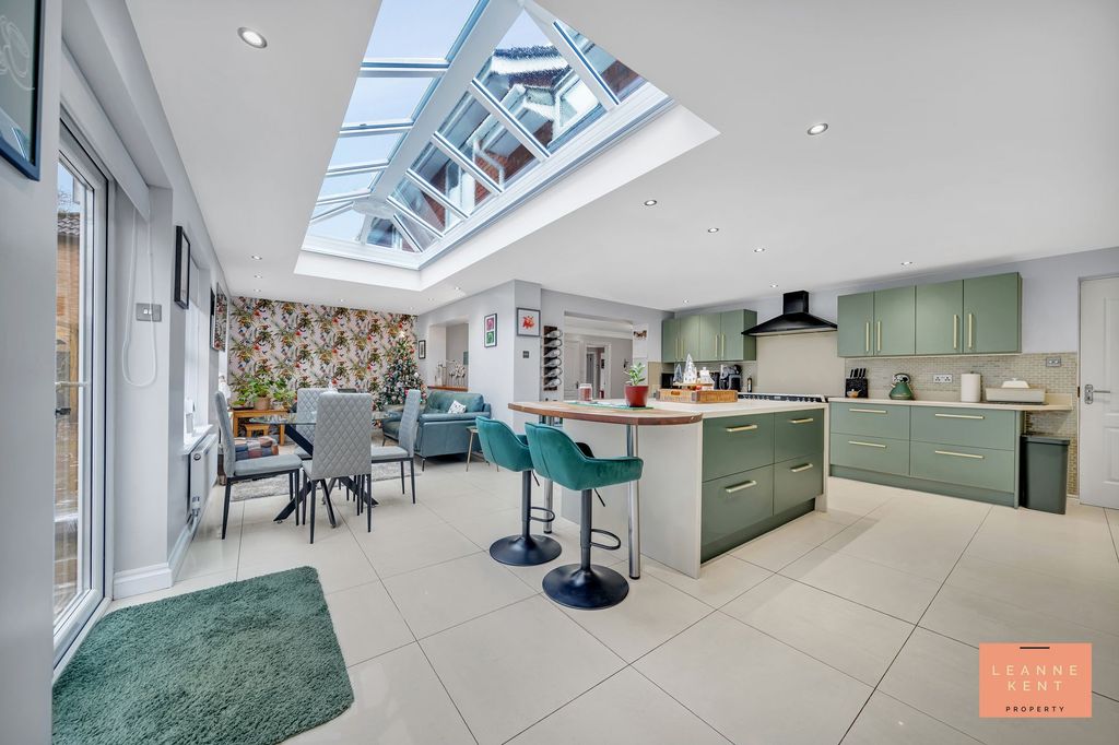 Property photo 2 of 49