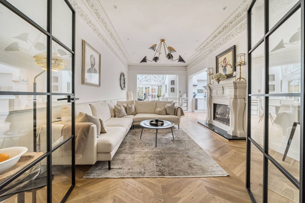 Property photo 1 of 21