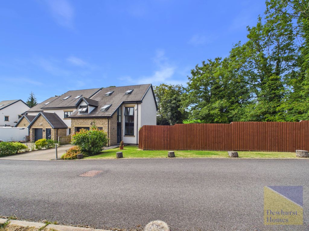 Property photo 1 of 30