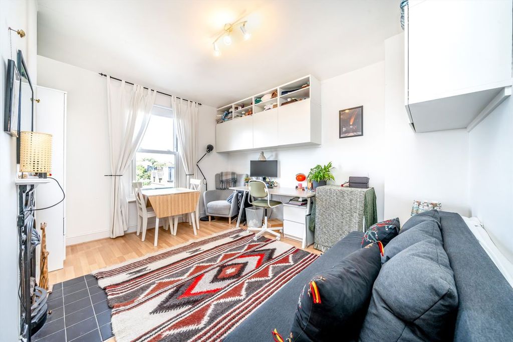 Property photo 2 of 3