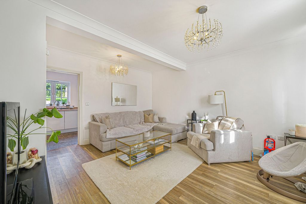 Property photo 3 of 21 Picture No. 25