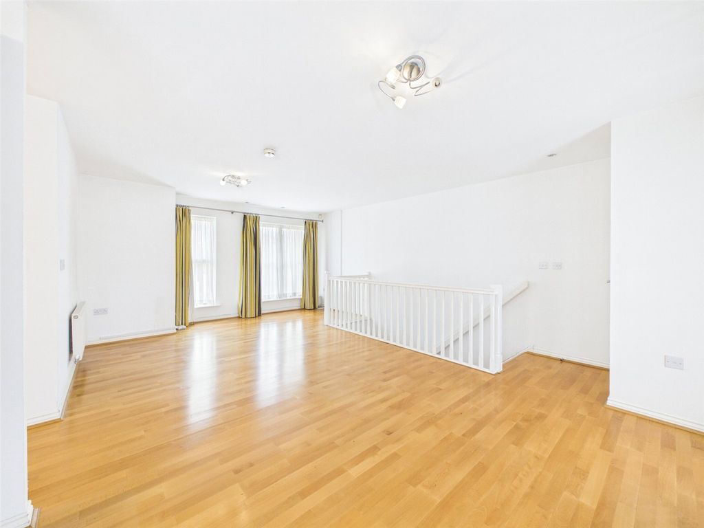 Property photo 3 of 14 Picture No. 13