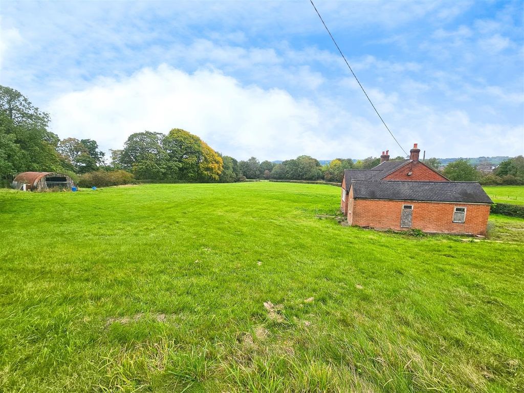 Property photo 3 of 13 3B60090A-20251002_160336.Jpg