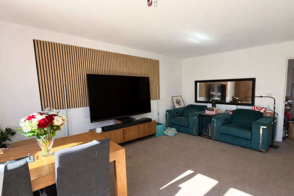 Property photo 2 of 17 Picture No. 19