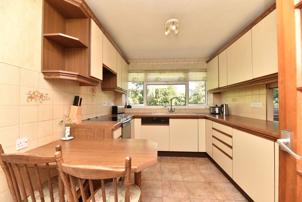 Property photo 3 of 19