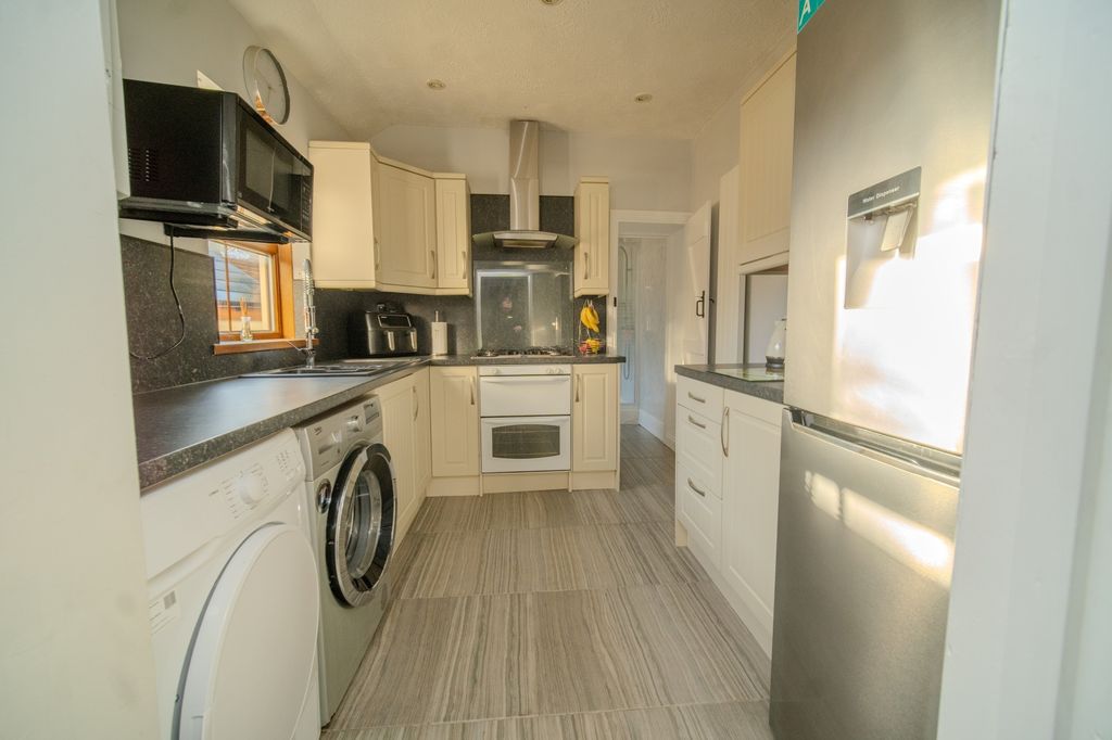 Property photo 3 of 11 Image 3