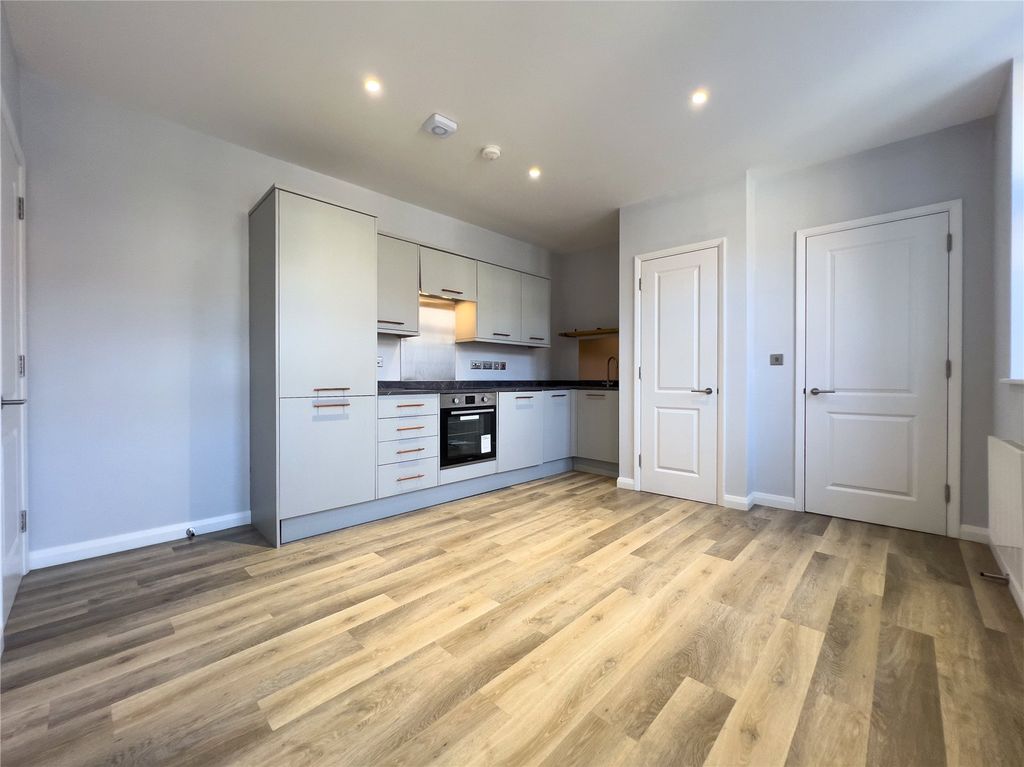 Property photo 2 of 8 Picture No. 05