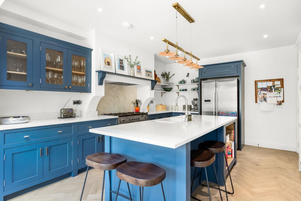 Property photo 2 of 24 Image