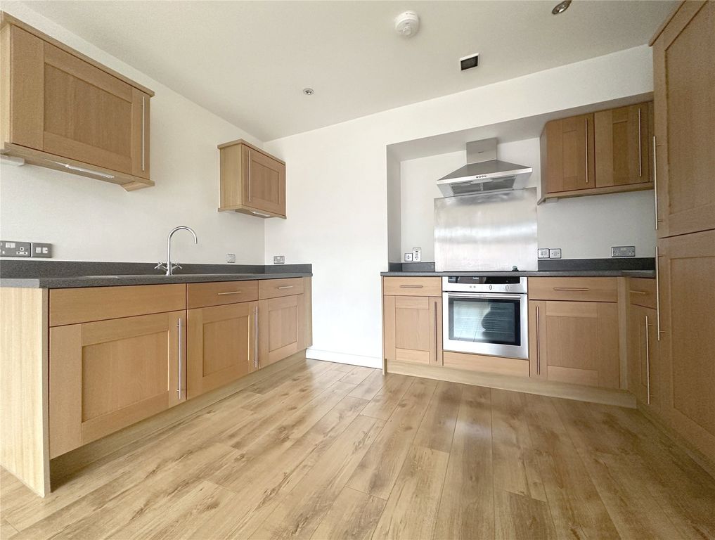 Property photo 3 of 7 Kitchen