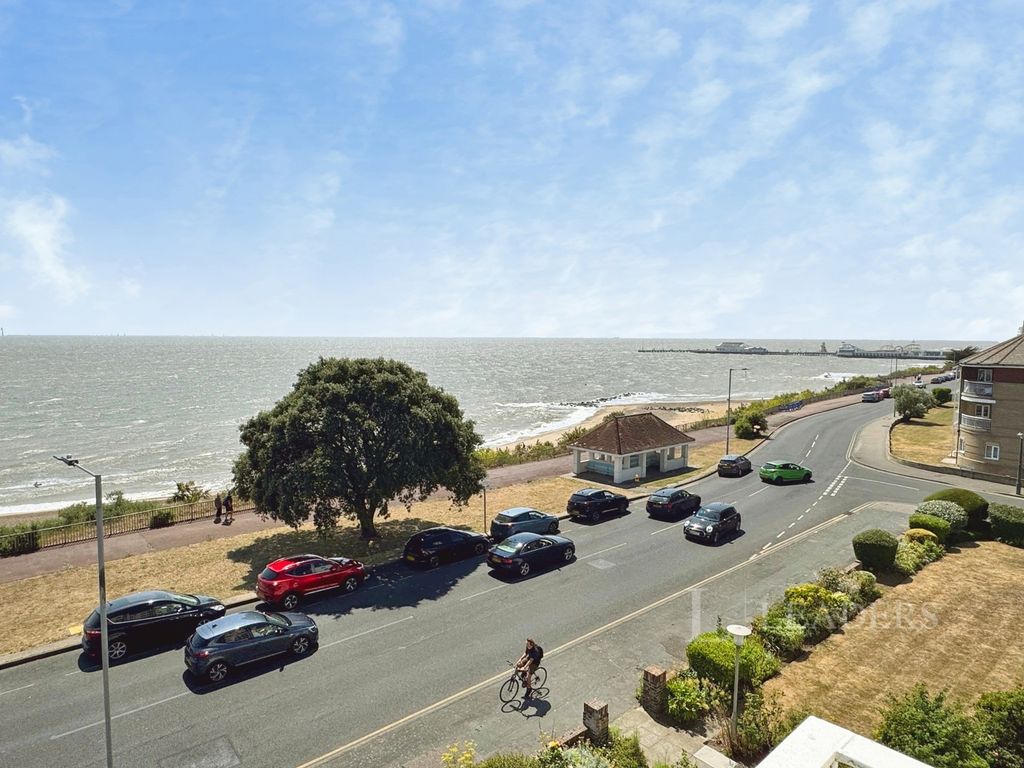 Property photo 2 of 18 Sea View