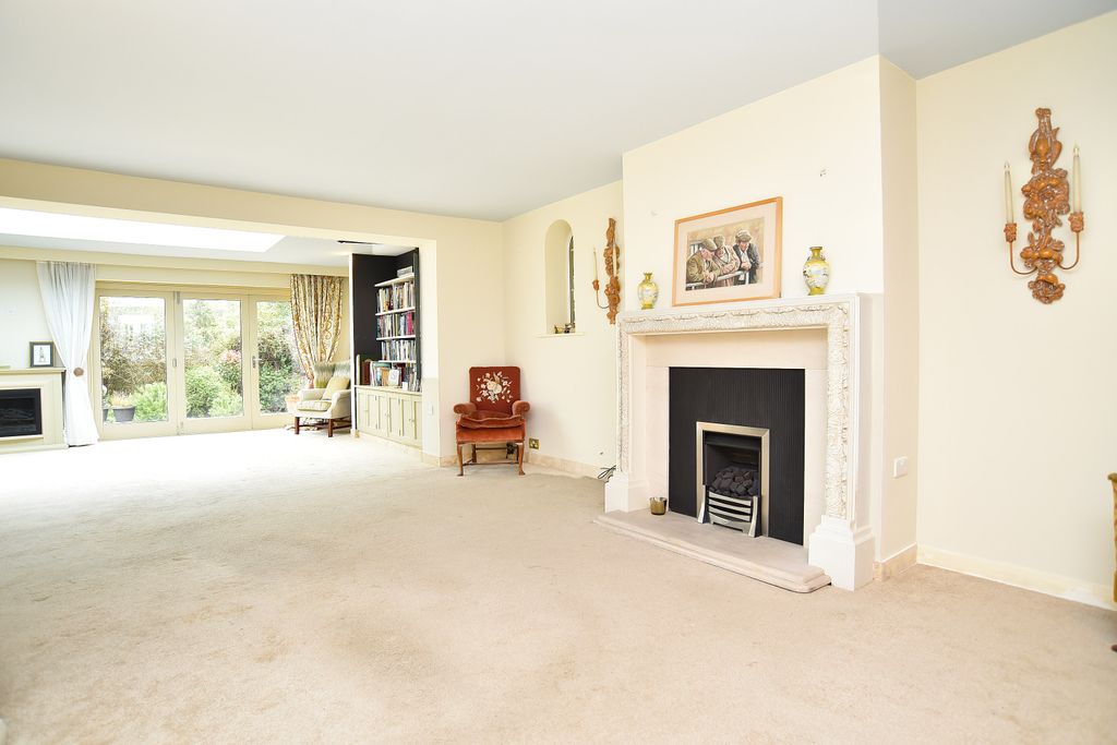 Property photo 3 of 24