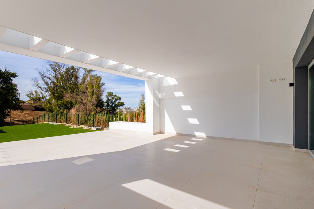 Property photo 2 of 26