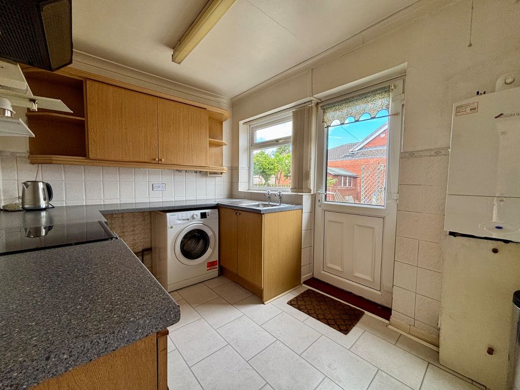 Property photo 2 of 14 Kitchen
