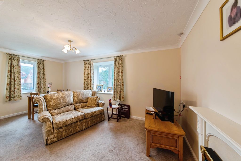 Property photo 2 of 17