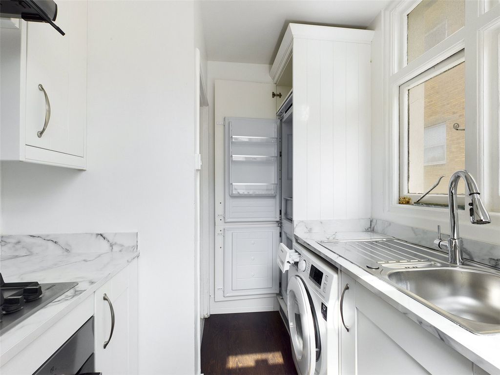 Property photo 3 of 12 Kitchen