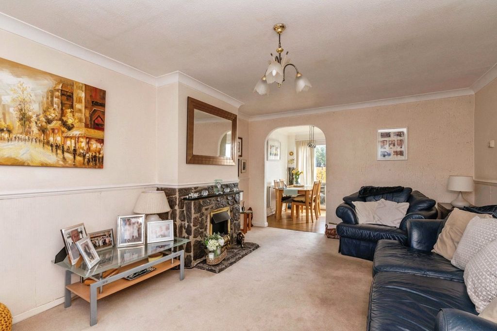 Property photo 3 of 17 Photo