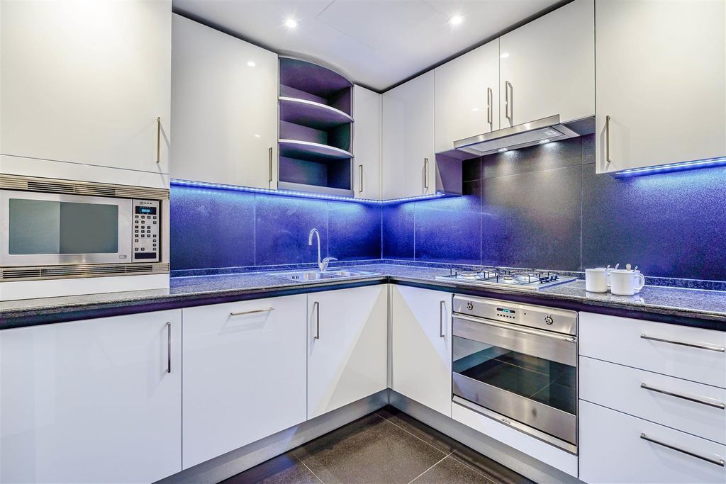 Property photo 3 of 9 Kit_1.Jpg