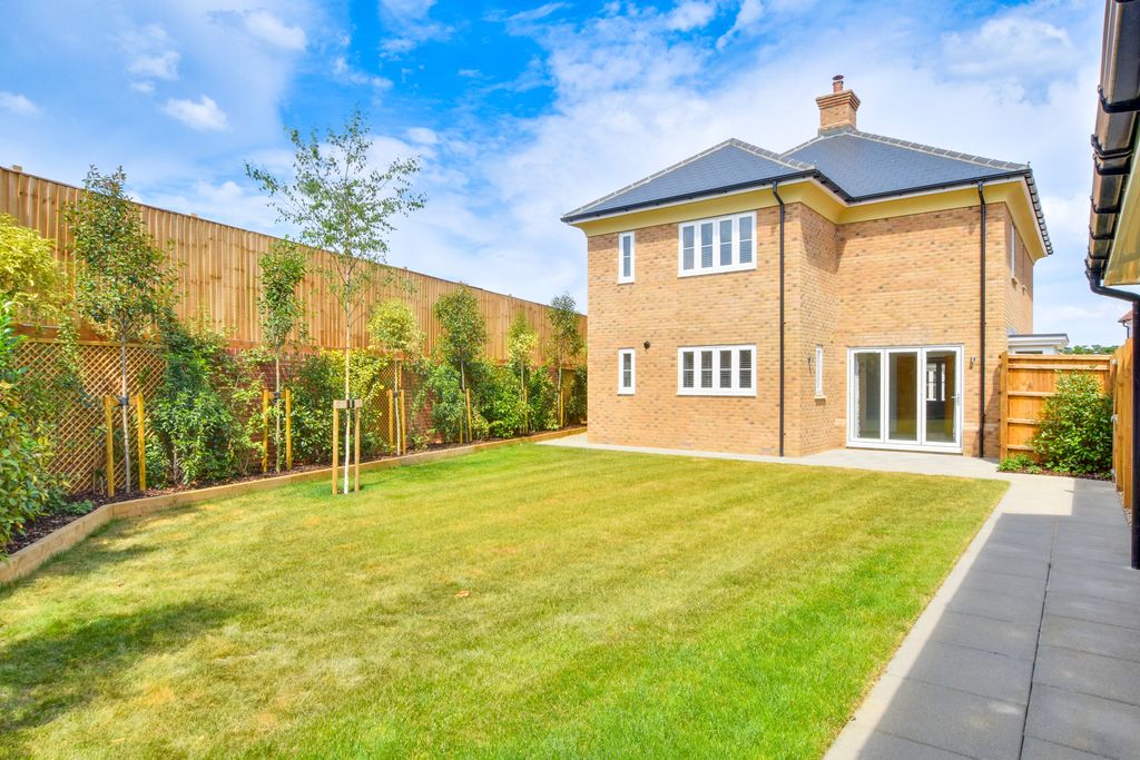 Property photo 2 of 29 Dsc_0205-Dsc_0207