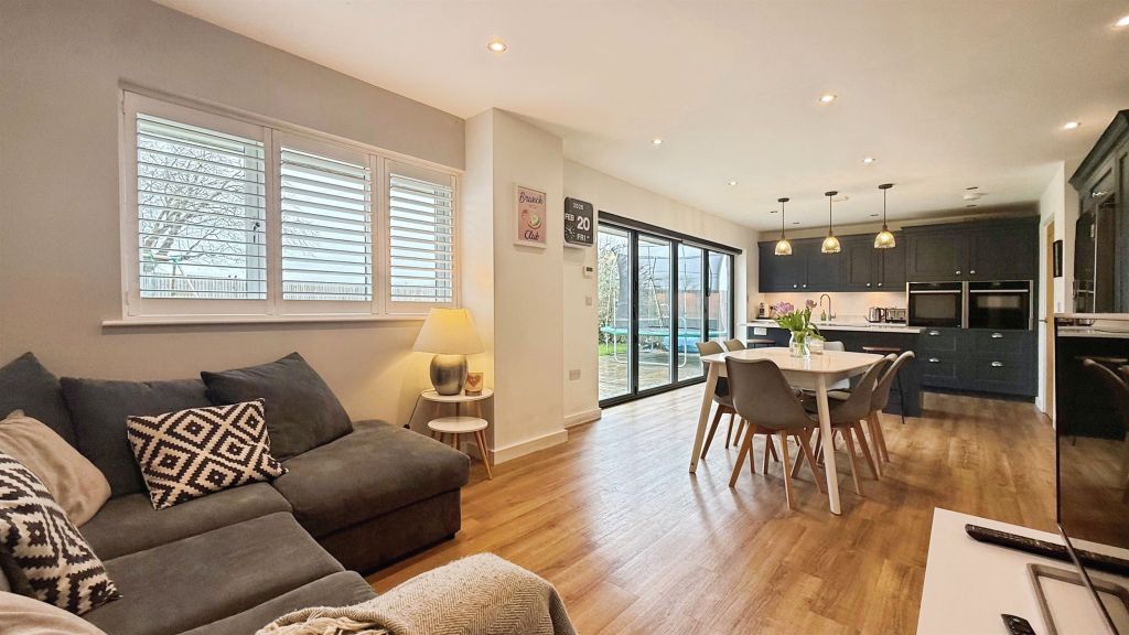 Property photo 2 of 21