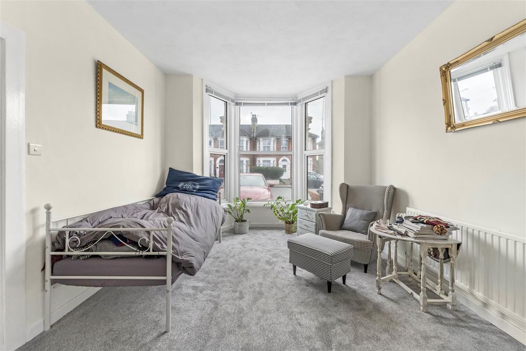 Property photo 2 of 23