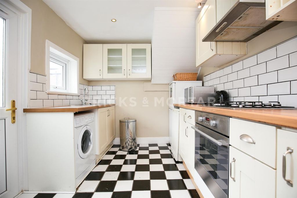 Property photo 2 of 8 6i4Tjncll_N7Bef_4D776Mjpdhq.Jpg