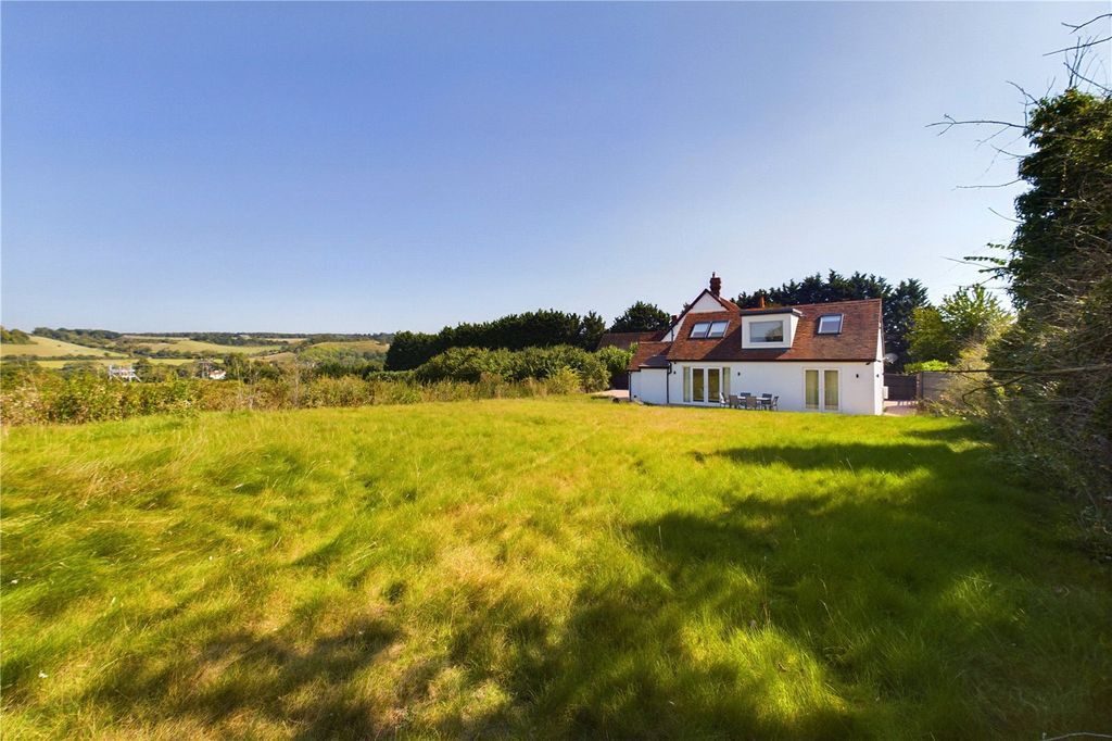 Property photo 2 of 12 Picture No. 16