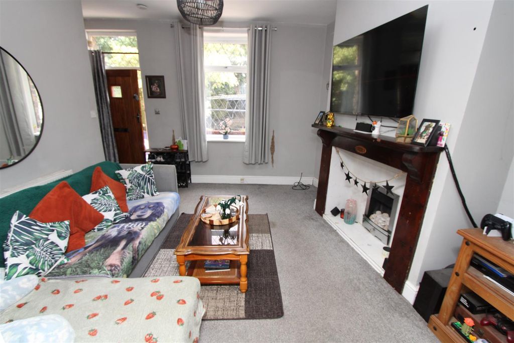 Property photo 2 of 14