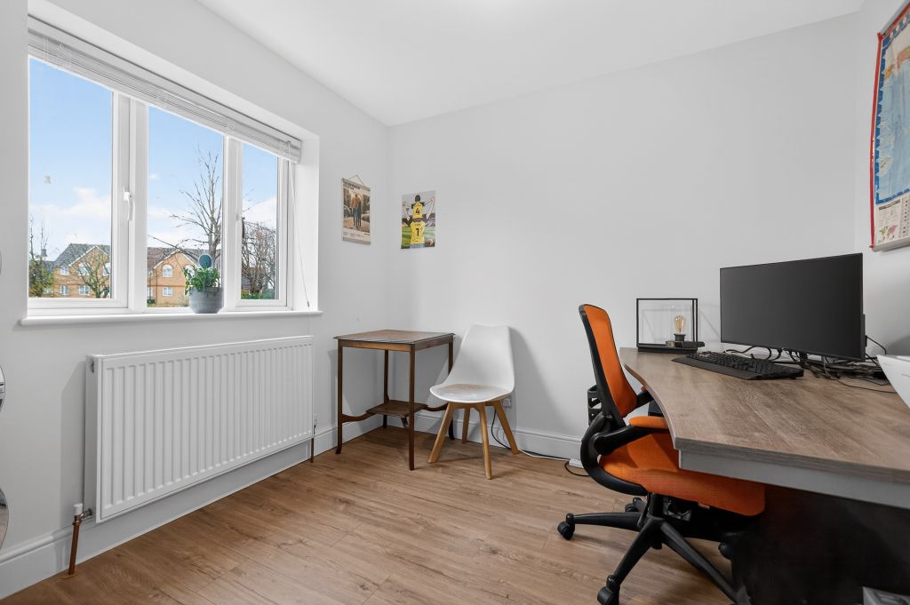 Property photo 2 of 20 Bedroom