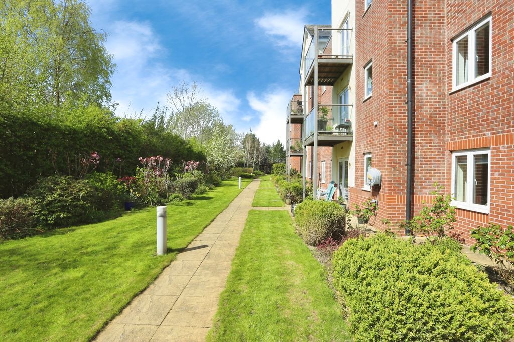 Property photo 2 of 16 Picture No. 10
