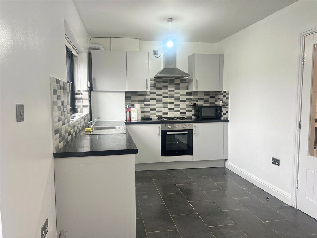 Property photo 1 of 15 Picture No. 02