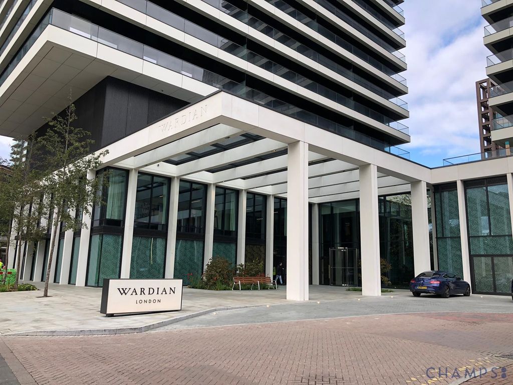 Property photo 1 of 25 Modern Studio Apartment In Canary Wharf | Bagshaw Building, E14