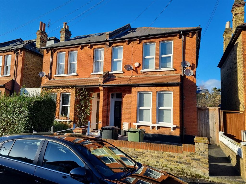 Property photo 1 of 7 Flat 3, 8 Kingsmead Road Outside.Jpg