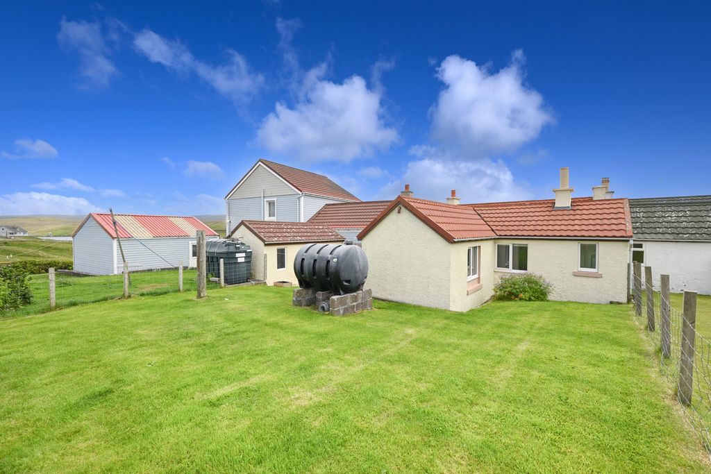 Property photo 2 of 34