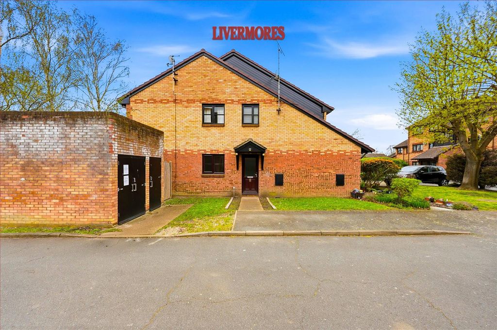 Property photo 1 of 21 Photos-28Dp.Jpg