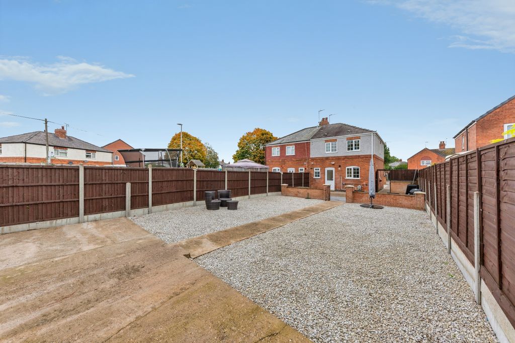 Property photo 2 of 19 166_Devon_Road-24