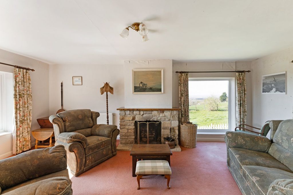 Property photo 3 of 15 Sitting Room