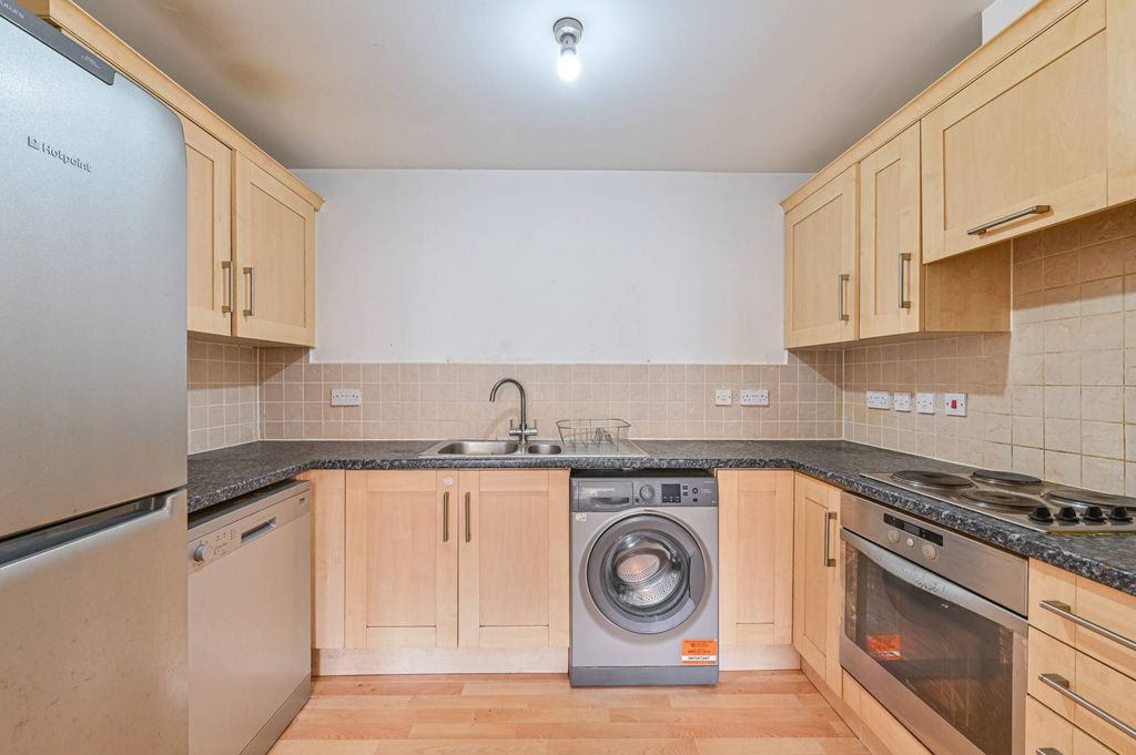 Property photo 3 of 18