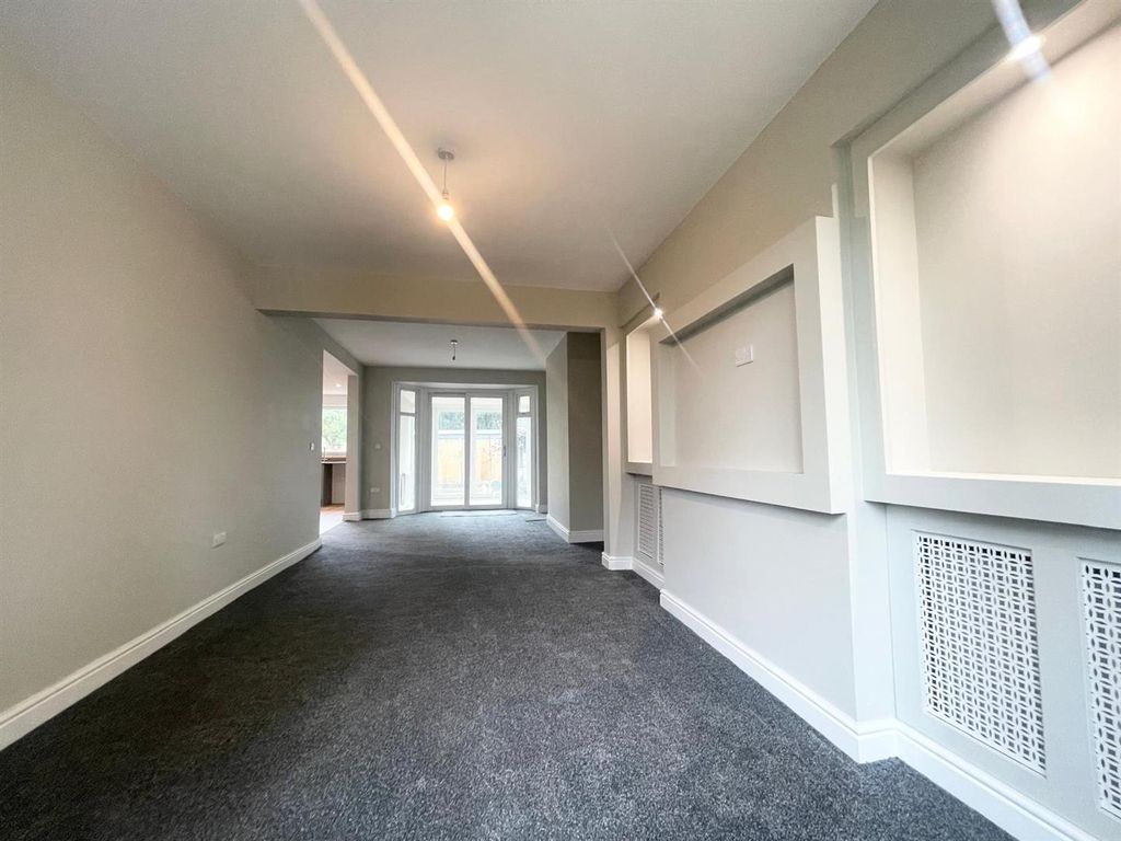 Property photo 3 of 10 9266F4Fe-73Ea-42B4-A49d-E629c9cc422E.Jpg